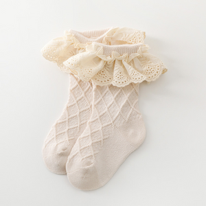 Annie & Charles® Baby Socken mit Rüschchen
