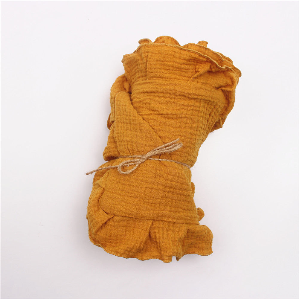Annie & Charles® Musselin-Decke mit Rüschenrand