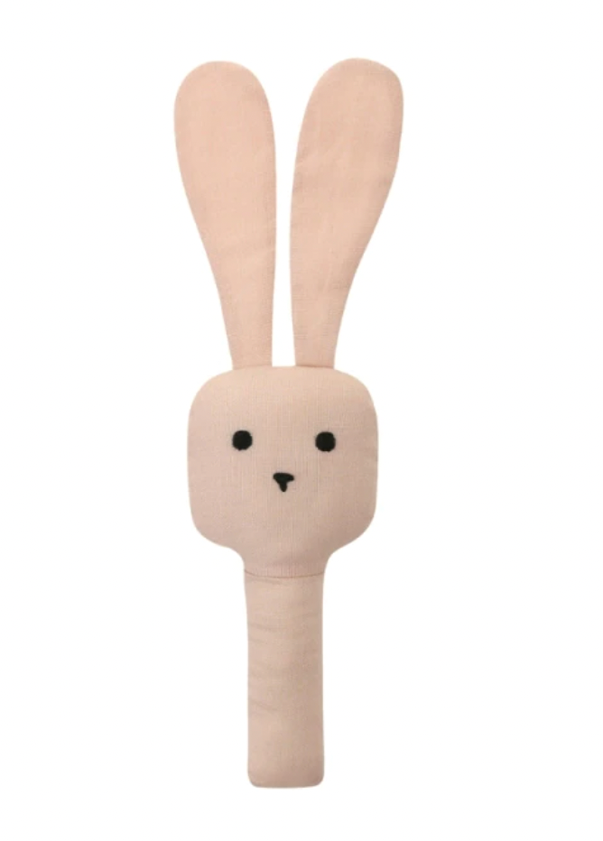 Annie & Charles® Babyrassel Hase aus Bio-Baumwolle