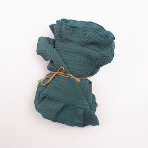 Annie & Charles® Musselin-Decke mit Rüschenrand